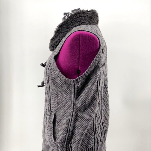 CHARTER CLUB 1X GRAY SWEATER VEST FAUX FUR COLLAR W/ ZIPPER/LOOP CLOSURES - Picture 5 of 10